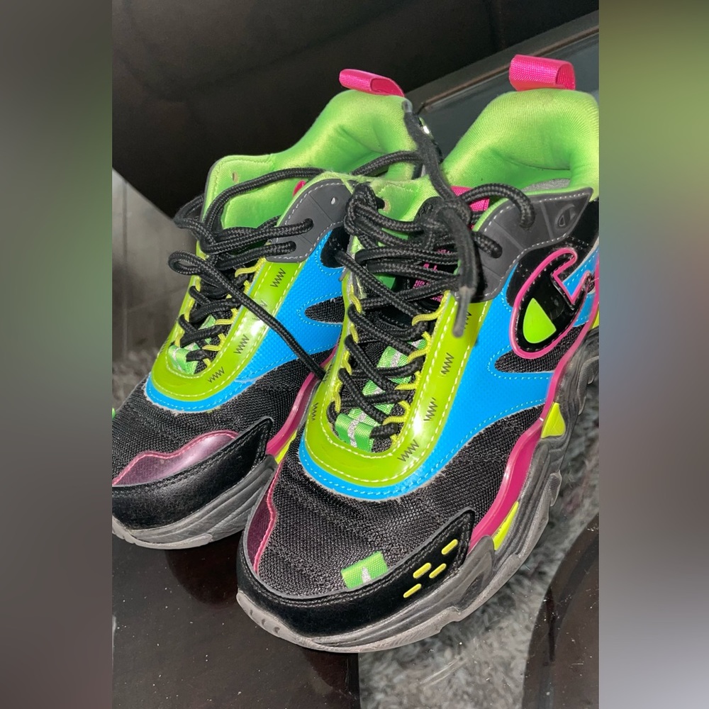Girls sneakers